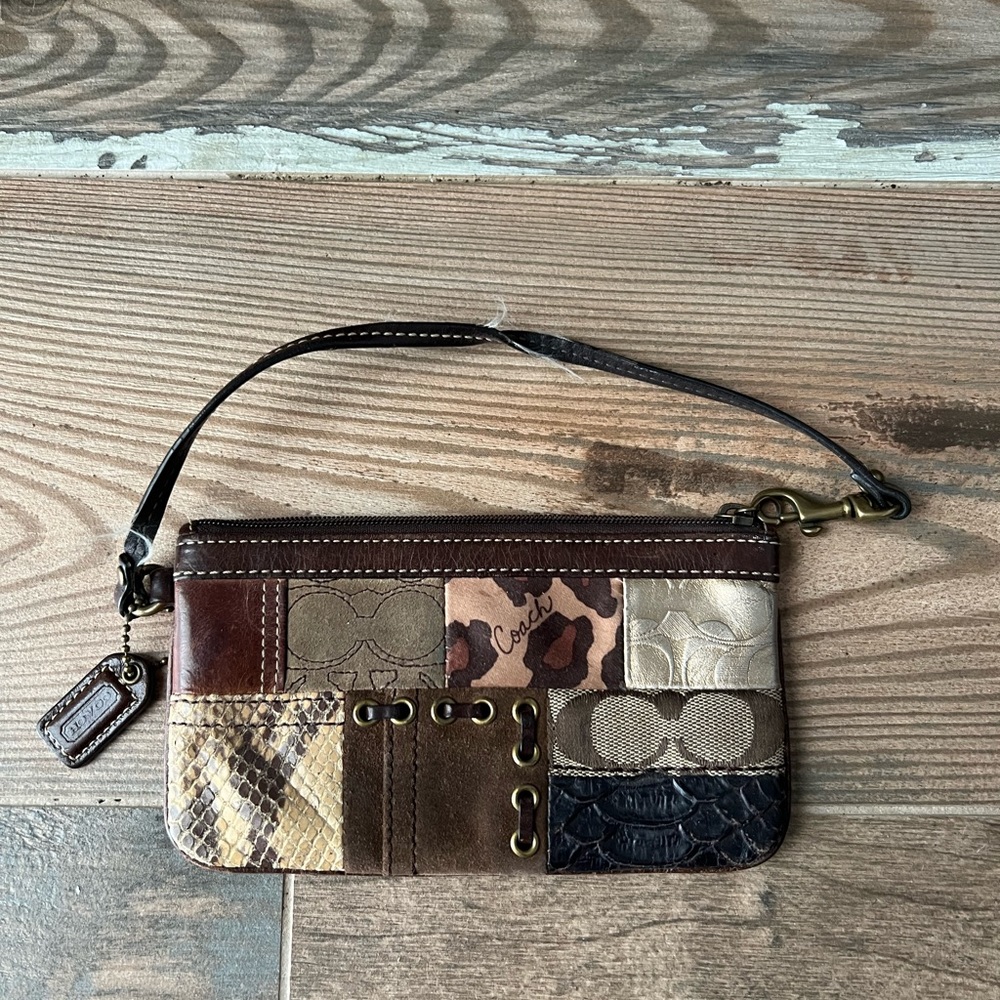 Womens Coach Wristlet